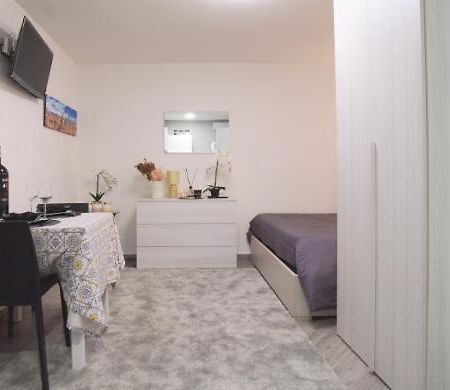 Triumvirato Rooms โบโลญญา ภายนอก รูปภาพ